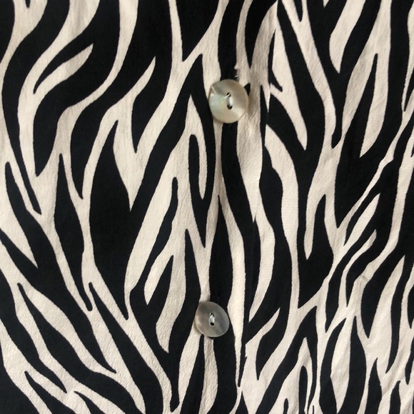 City 100% Silk Button Up - Picture 5 of 5